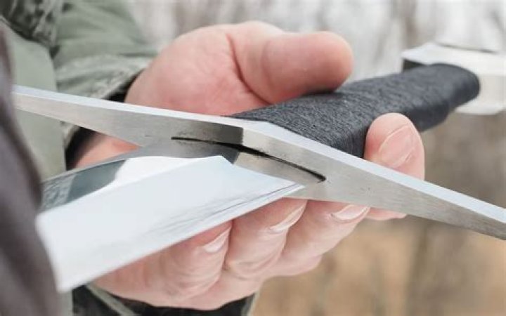 Are double edged blades legal in Australia?