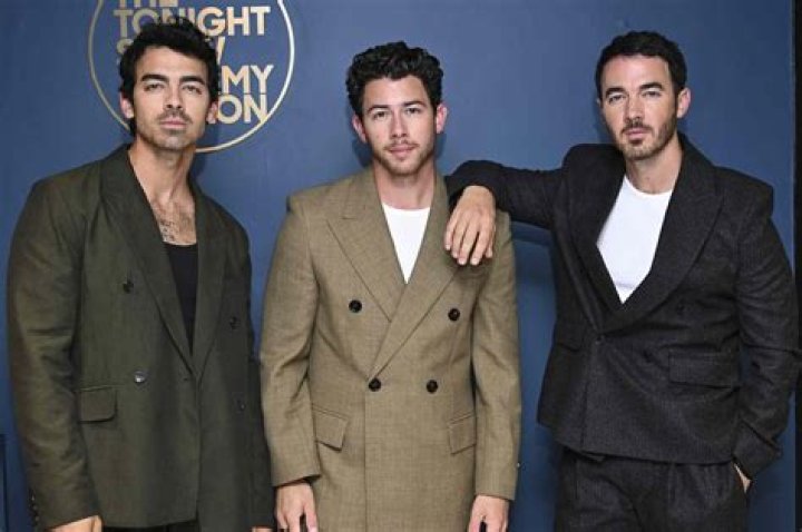 Are Jonas Brothers touring in 2021?