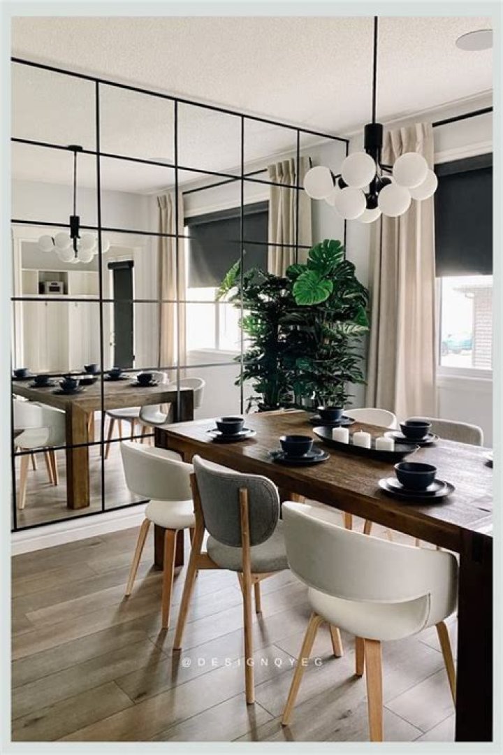 Are mirrored walls outdated 2020?