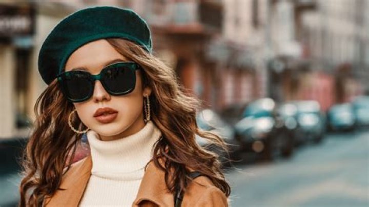 Are oversized sunglasses in style 2021?