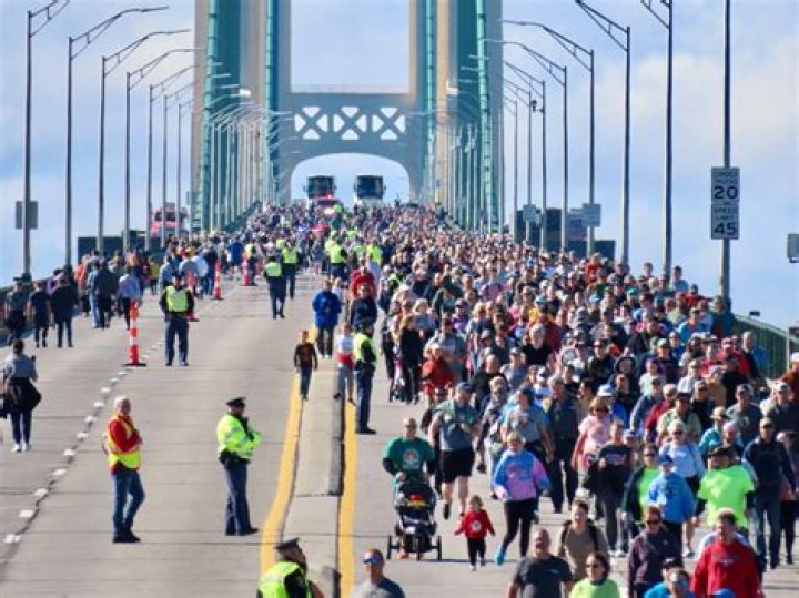 Are there people buried in Mackinaw Bridge?