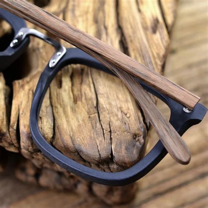 Are wood eyeglass frames good?