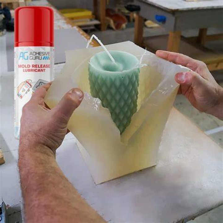 Can bees wax mold?
