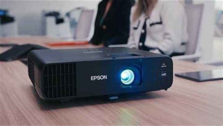 Can Epson projector play video from USB?