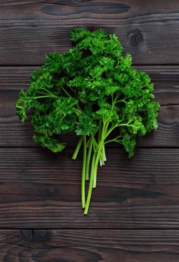 Can parsley cure bad breath?