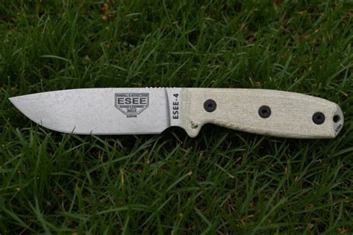 Can you baton with esee 4?