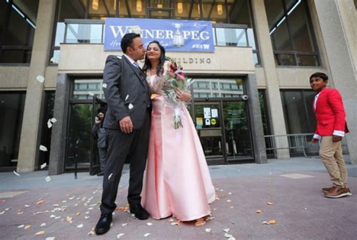 Can you get married at City Hall Winnipeg?