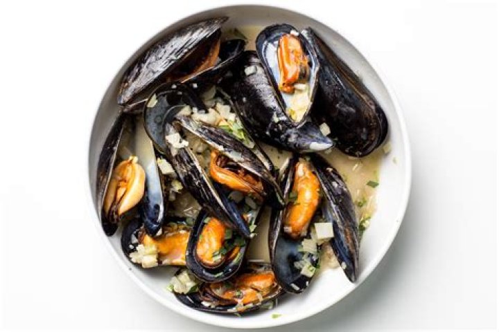 Can you keep cooked mussels overnight?