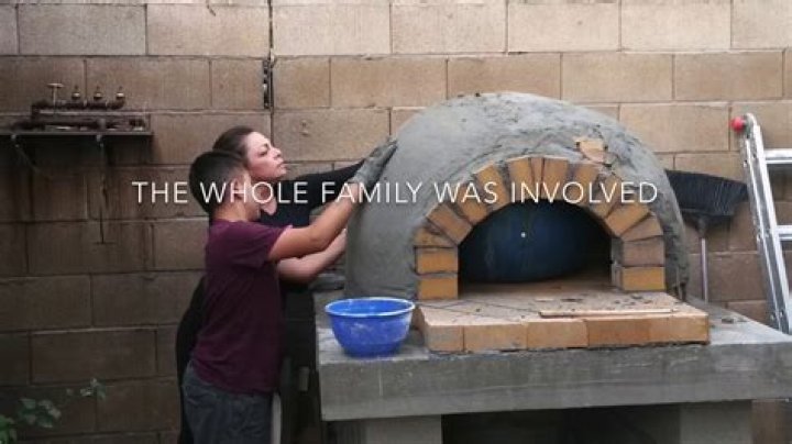 Can you make a brick oven with regular bricks?