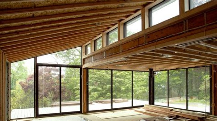 Can you open windows in a high-rise?