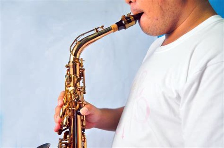 Can you play jazz on a saxophone?