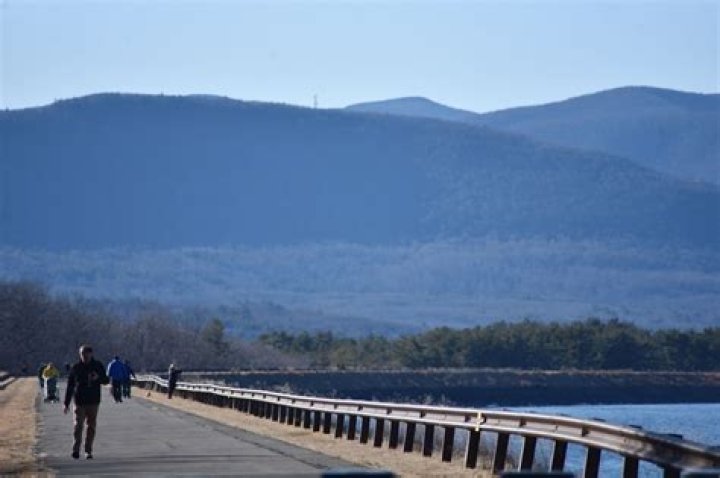 Can you walk around the Ashokan Reservoir?