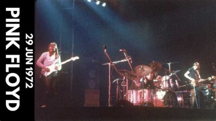 Did Pink Floyd play Tony Levin?