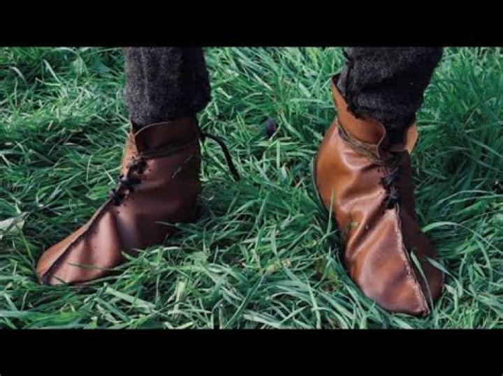 Did Saxon shoes go out of business?