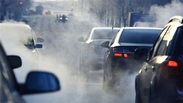 Do tires pollute the air?