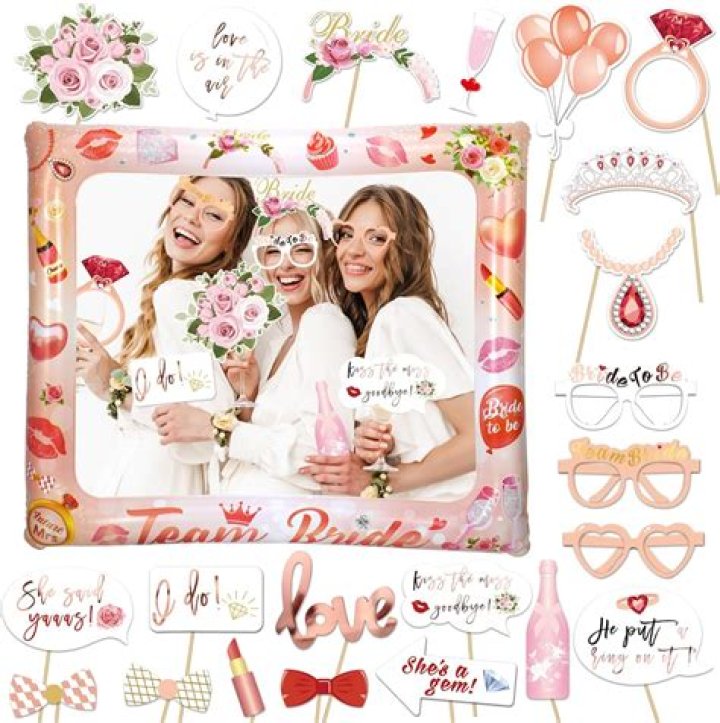 Do you give presents at hens nights?