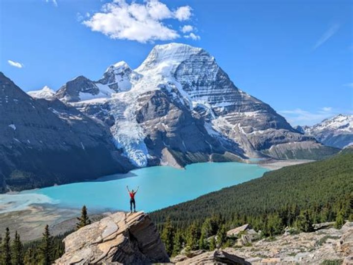 Do you need a permit to hike Berg Lake Trail?