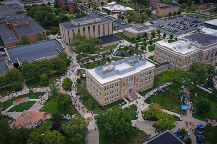 Does BGSU have a pre-law program?