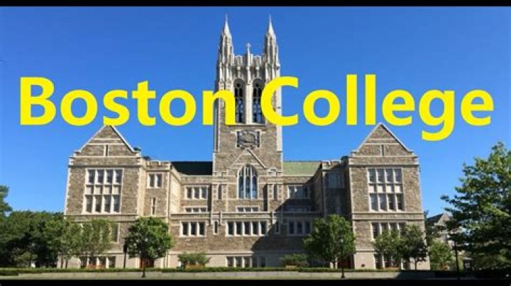 Does Boston College have an art program?