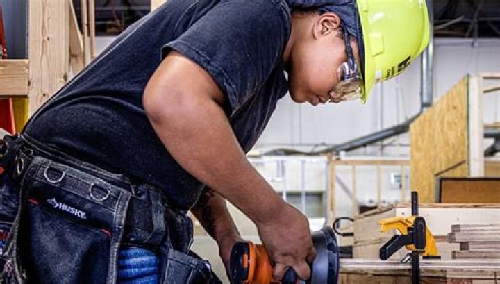 Does Home Depot give out scholarships?