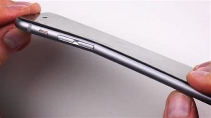 Does iPhone 6 Bend in pocket?
