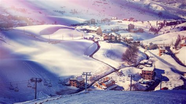 Does Lebanon have ski resorts?