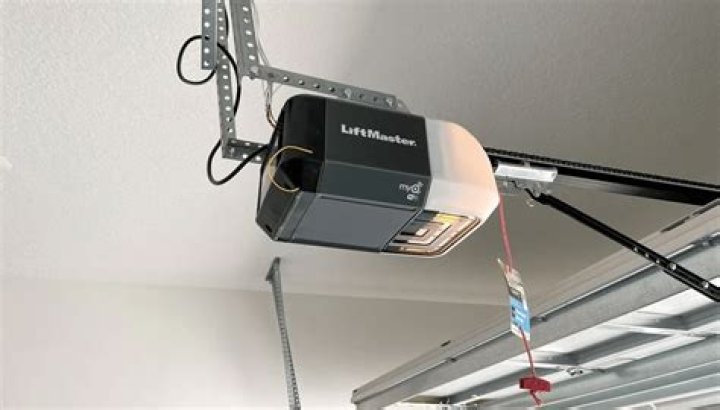 Does LiftMaster garage door opener have a rolling code?