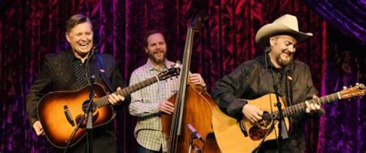 Does musicians friend sell used guitars?