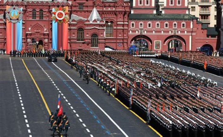Does Russia have military parades?