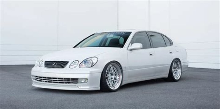 Does the Lexus GS300 have a 2JZ?