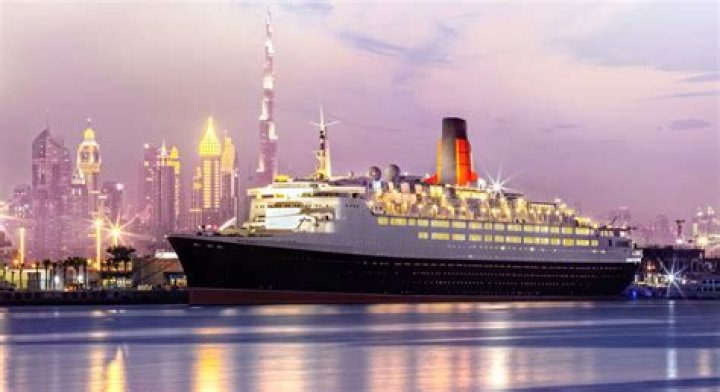 How big is the Queen Elizabeth 2 ship?