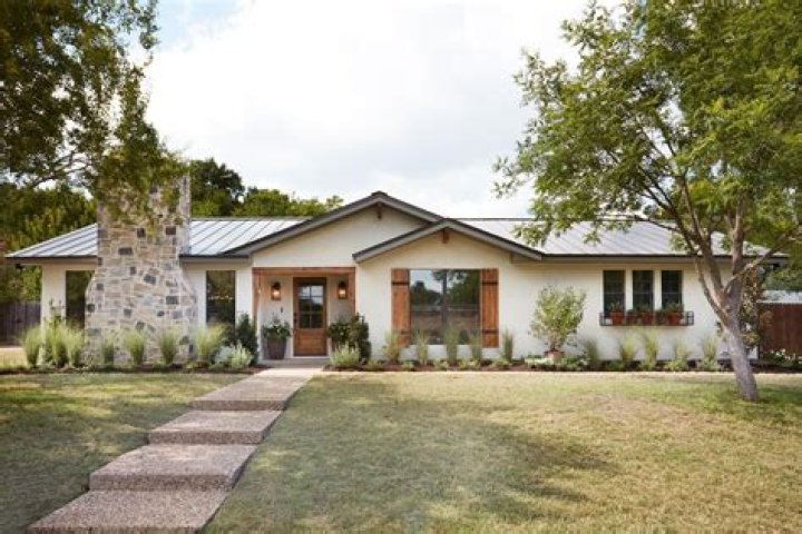 How can I make my ranch house look better?