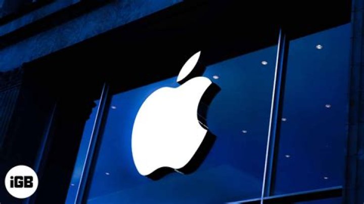 How can I schedule an appointment at the Apple Store?