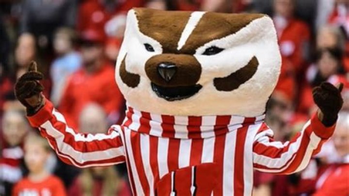 How can I watch the Wisconsin Badgers?