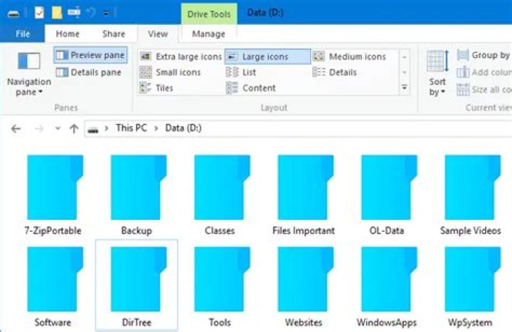 How do I change the default folder icon in Windows 7?