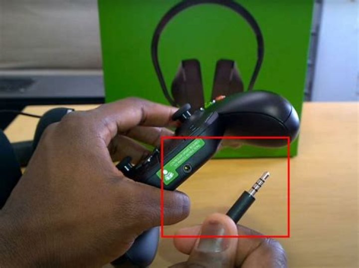 How do I connect my USB headset to my Xbox 360?