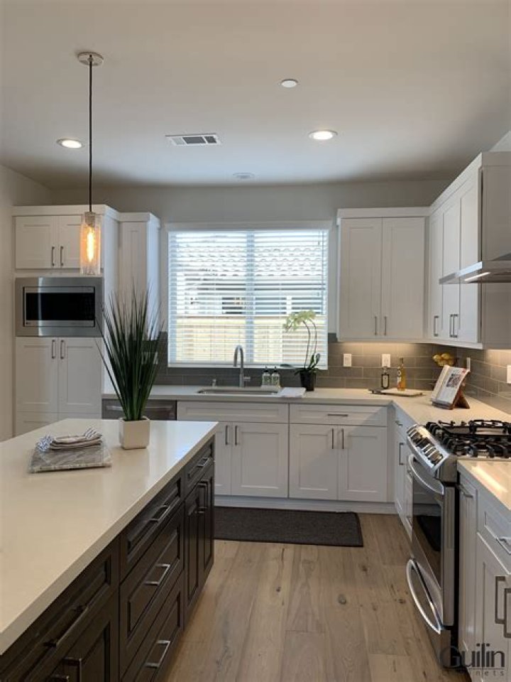 How do I plan an L shaped kitchen?
