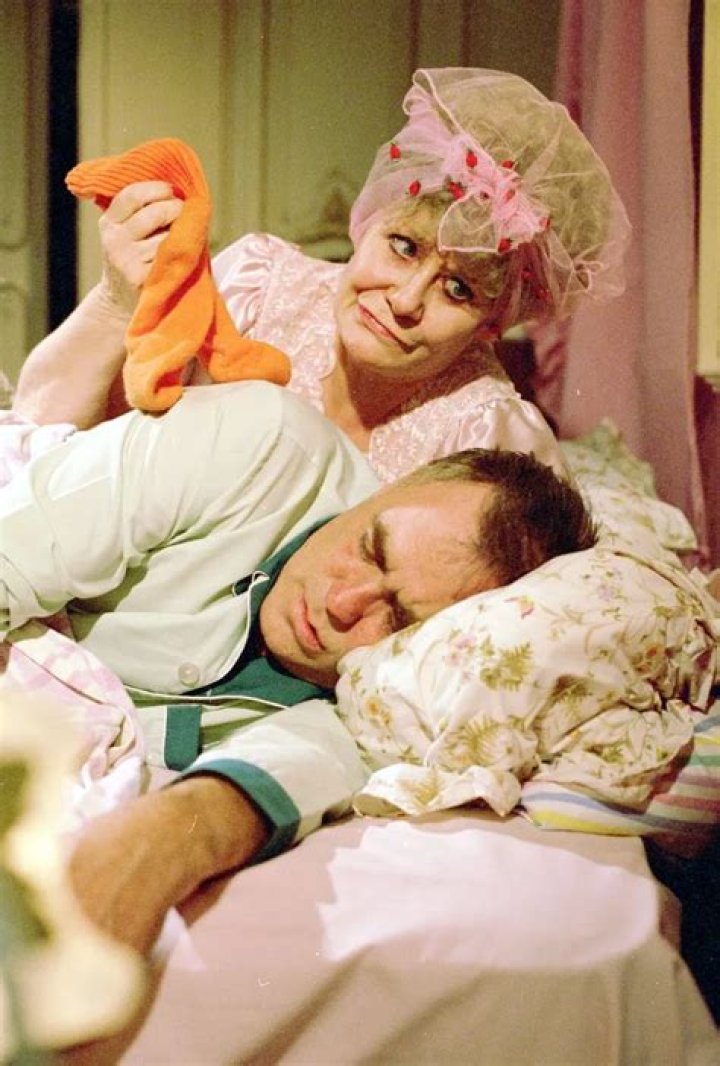 How do Jack and Vera lose the Rovers?