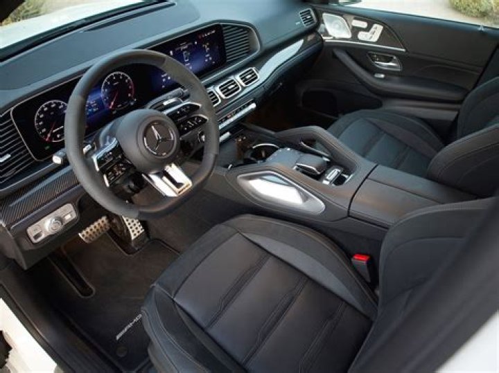 How do you change the dash on a Mercedes?