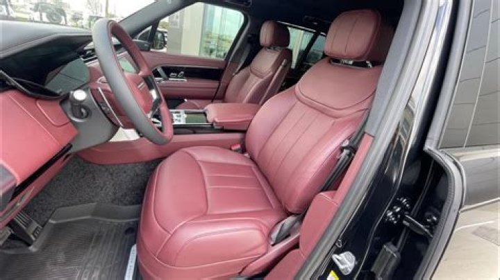 How do you change the date on a Range Rover?