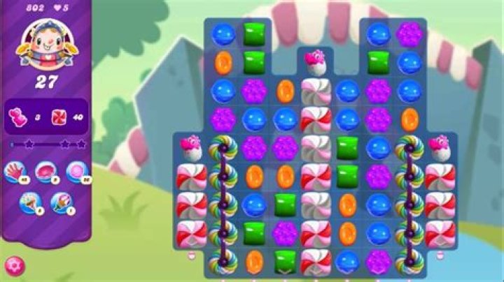 How do you destroy the spinning in Candy Crush?