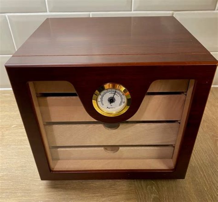 How do you get mold out of a cigar humidor?