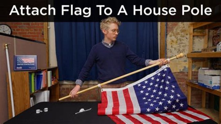 How do you hang a flag on a boat?