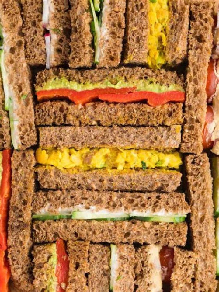How do you keep finger sandwiches fresh?