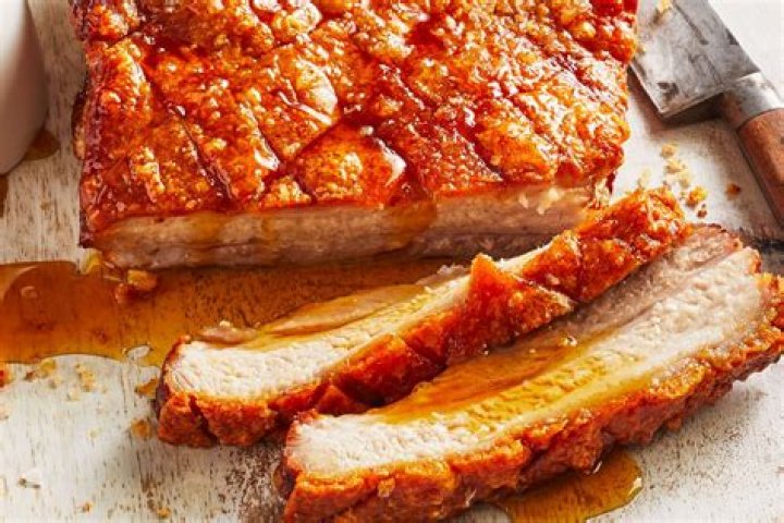 How do you keep pork belly crispy?