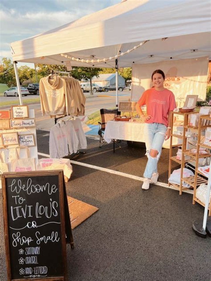 How do you run a successful booth?