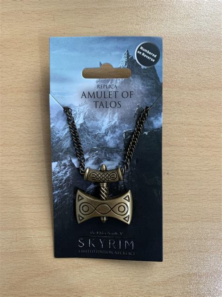How do you spawn an amulet of Talos?
