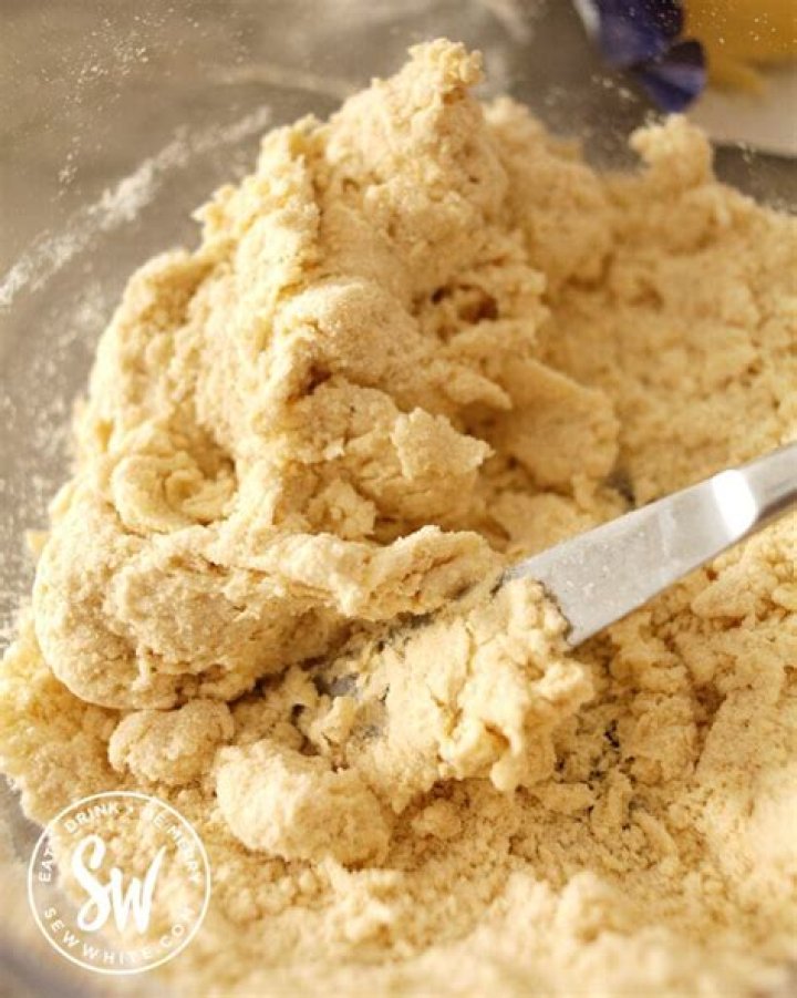 How do you use pre rolled shortcrust pastry?