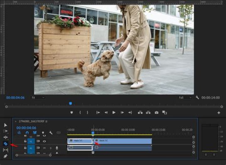 How do you zoom in and out in Premiere Pro?