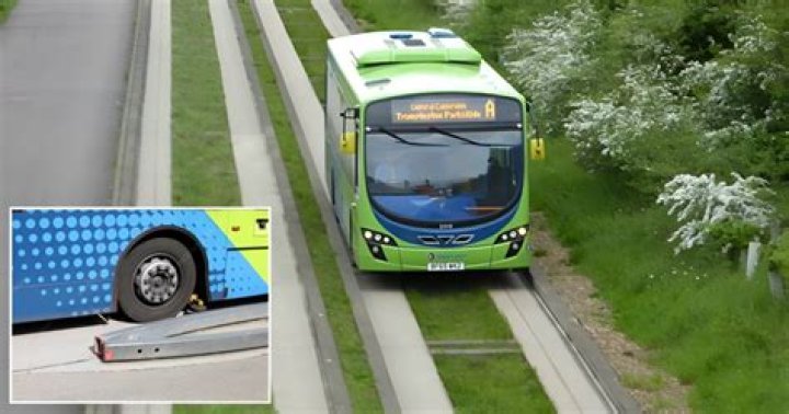 How does the Cambridge busway work?